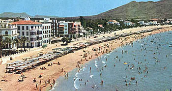 Benidorm Alicante. Playa de Levante, 1962 / Levante Beach. Benidorm. Alicante, 1962