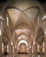 Catedral de Valencia. Interior hacia la cabecera. (Foto P. Alcántara) / Valencia cathedral, interior towards the chancel (Photograph: P. Alcántara)