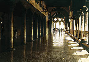 Venecia, corredor del palacio Ducal/Venice, corridor of the Doge's palace
