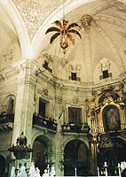 Elche. Basílica de Santa Maria, La Festa representación del año 1987/Elche. Basílica de Santa María. 1987 performance of the mystery play