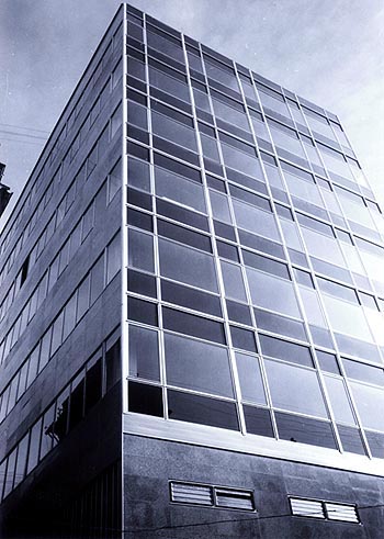 Edificio de oficinas calle Enmedio 24/Office block at calle Enmedio no. 24